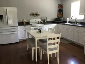 Moms Guest House - Image 4