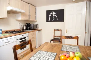 Garden Apartment  in a Georgian Town House in London - Image 5