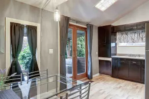 Beautiful Themed 1 or 2 bedroom Home with AC - Image 5