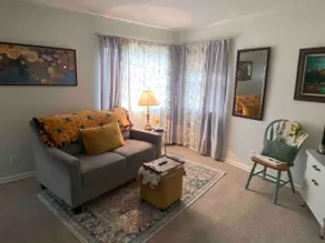 The Honey Bee Airbnb! Lovely 1-bed in Wilmington - Image 4