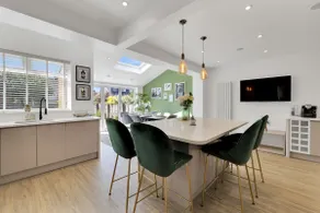 Modern 3 Bed Family Home - The Squirrels - Image 2