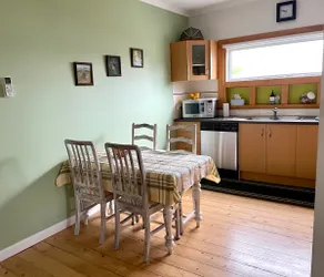 Bayside Cottage - Image 2