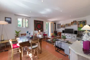 Lovely Apartment with garden - Image 5