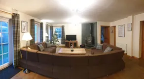 Home at the heart of the Village - Image 4