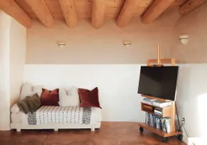 Taos Mesa Studio Earthship - Image 5