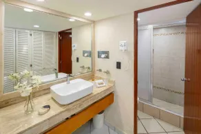 Garden Beach Apt. 1003 / Private Beach Access - Image 5