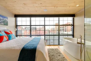 Downtown Penthouse Suite - Stunning Harbor Views - Image 3