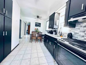 Cozy 2 Bedrooms 2 designated parking near NYC - Image 3