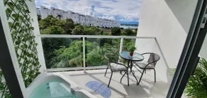 Apartment with private dock and lake view - Image 2
