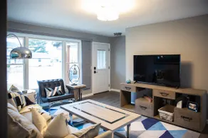 Fully Renovated 2BR 1BA Gorgeous Exec Home #8ma-R - Image 2