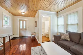 Charming 2 Bedroom Cottage on Lake Decatur - Image 5