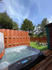 Minnehaha Magic Hot Tub 2 Blocks to Beach Clean - Image 2
