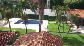 House with swimming pool, Gourmet Kitchen and Sand Court - Image 4