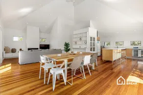 Idyllic Beach House Blairgowrie - 100m to Foreshore, 700m Walk to Village - Image 5