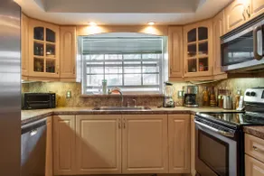 Entire 3/2 with private heated salt water pool - Image 5