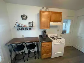Quaint Bungalow/Sleeps 4/Close to Downtown - Image 5