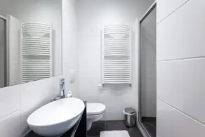 Spacious 2BR Near Attractions by HM - Image 5