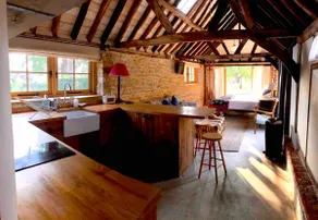Grayswood Cowshed in stunning Grounds - Image 4