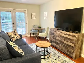Deluxe studio dog friendly newly remodeled - Image 3