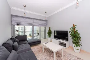 Modern Apt w/ Beautiful City Views in Downtown Dubai - Image 4
