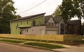 Clean Modern House w Deck Downtown on Monon - Image 3