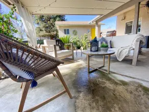 Cozy Poolside Retreat - Image 2