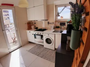 White & Wood 1952 Beach Villa - Image 3