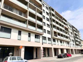 New AC 3BR 2BA Balcony FREE Parking near Metro Apt - Image 2