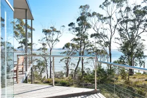 Baragoola Retreat - Luxury Waterfront Property - Image 4
