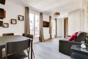 12 Eiffel Tower Apartment for 4 people - Image 2