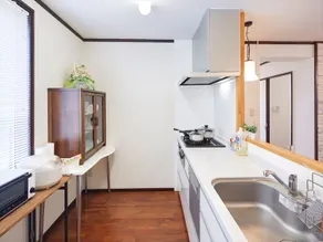 25-minute drive from Naha Airport! Spacious 101 ㎡ 3LDK | Accommodates up to 12 people & free parking for up to 2 cars - Image 4