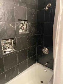 Hidden Gem - 3 Story House & Pet Friendly! - Image 3