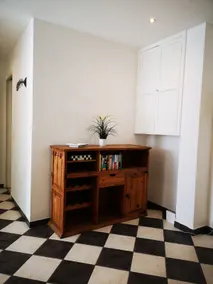 Bright beach flat in the heart of Juan les Pins - Image 5