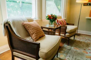 Spacious 3BR with Parking Option, Steps to Metra! - Image 4