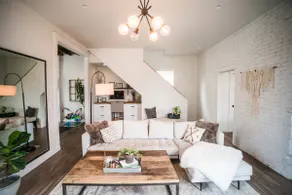 Rustic and Modern Downtown Getaway - Image 4
