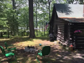 Tranquil Lakefront Cabin! - Image 4