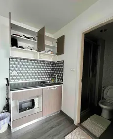 Trust Erawan Minimal Flat on BTS Sukhumvit Line - Image 4