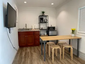 Modern and Stylish 2 Bedroom Home - Image 2