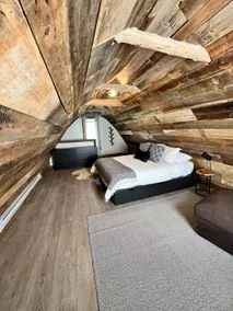 Lost Village Guest House 1860s Renovated Barn - Image 3