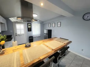 Cozy 2 Bedroom Home, Great Location w/Free Parking - Image 4
