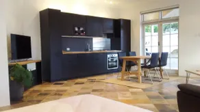 Luxury Studio with Marina View - Image 2