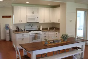 Round Top Four Bedroom Guest House - Image 4