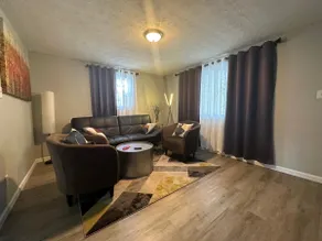 Restful Nest near downtown - Image 2