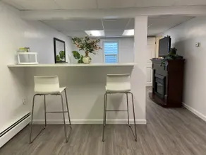 Cozy 1 bedroom apartment w/ heated pool - Image 5