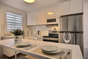 City Center Charming River View AC Free Parking - Image 3