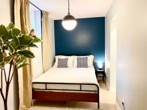 Discover Toronto in New Chic 9’ Ceiling Apartment - Image 2