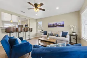 ★Downtown walking distance to night life!!★ - Image 2