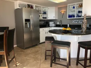 ROMANTIC OASIS - SUFFUSED in OCEANSIDE AMENITIES! - Image 4