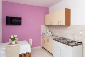 Think Pink / swimming pool& terrace - Image 5