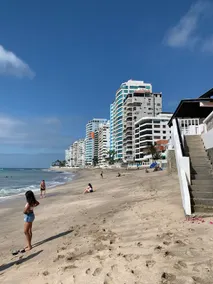 Beautiful Furnished Oceanfront Apartment - Image 4